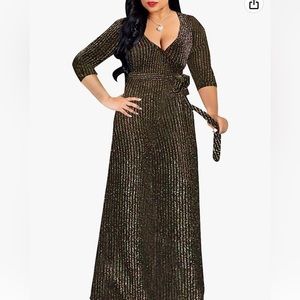 XXL black dress with shiny gold streaks